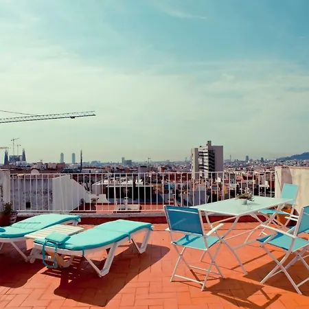 Apartment Friendly Gaudi Attic Barcelona