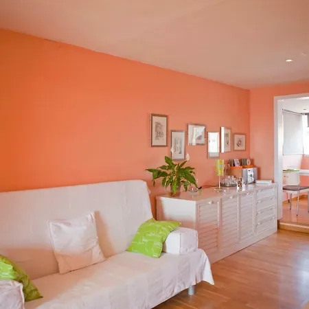 Apartment Friendly Gaudi Attic Barcelona