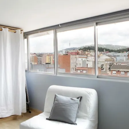 Friendly Gaudi Attic Apartment *