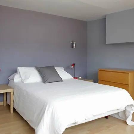 Friendly Gaudi Attic Apartment Barcelona