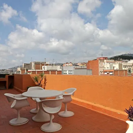Apartment Friendly Gaudi Attic